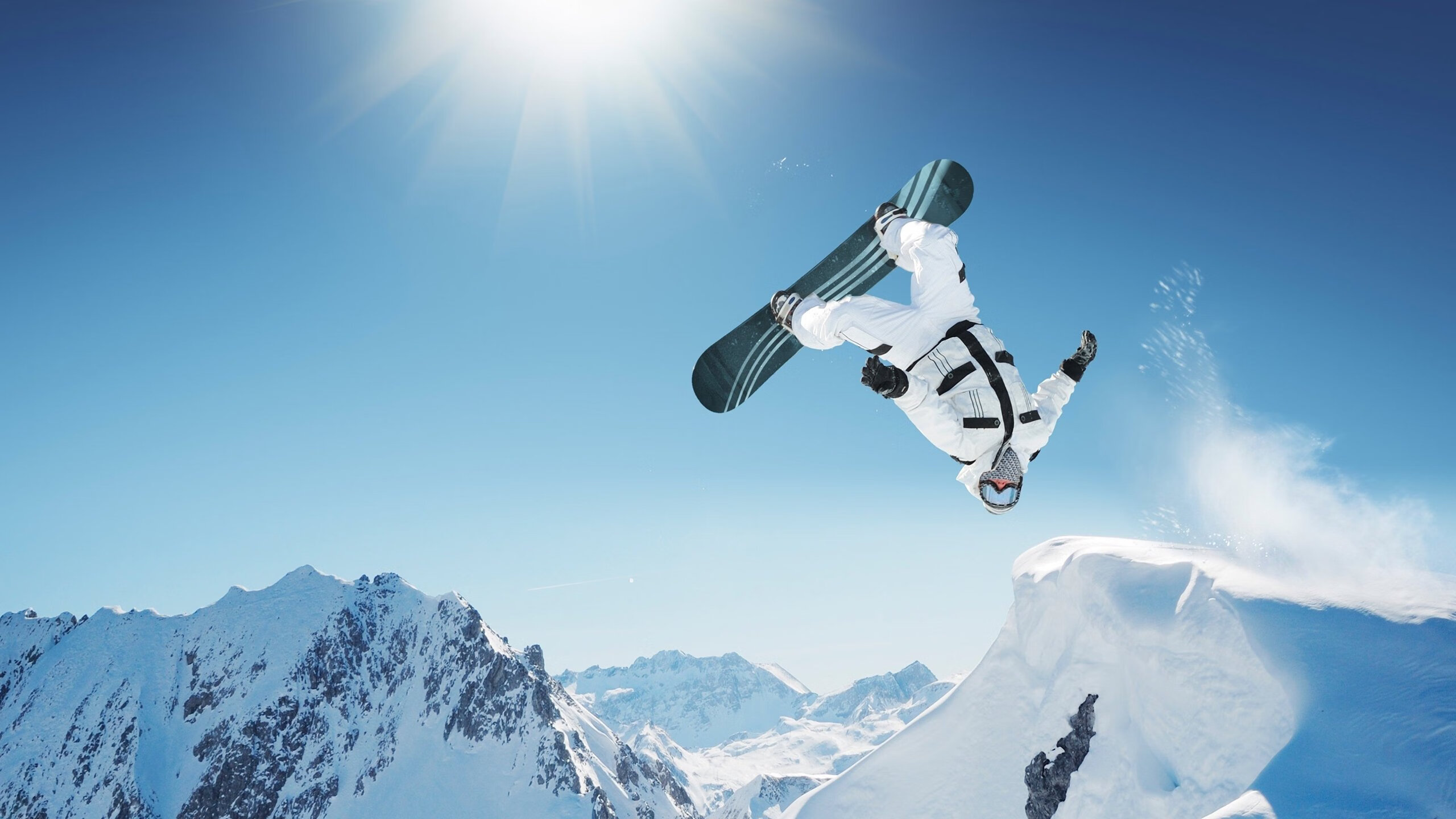 贝恩的无声指挥棒，当活塞的节奏在太阳风暴中起舞