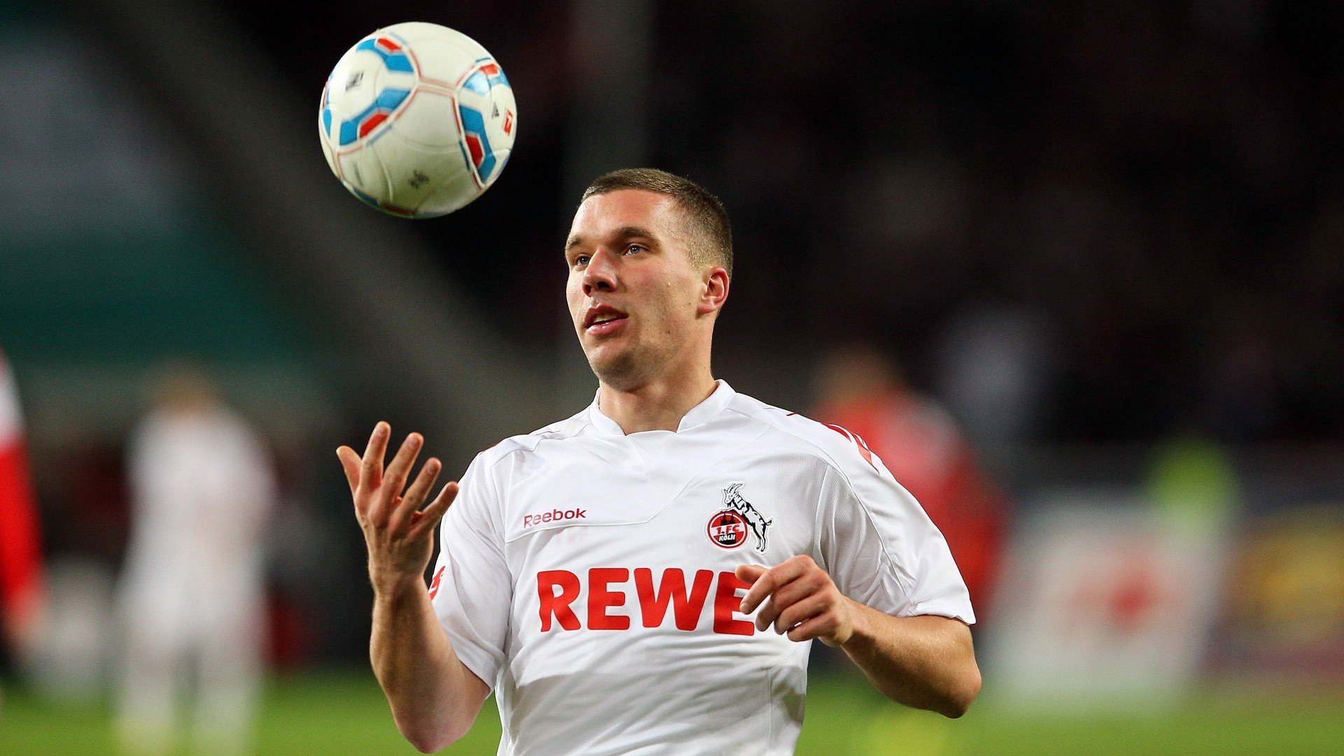 英超争冠焦点战，老鹰收割深圳队，战术博弈下的胜利密码