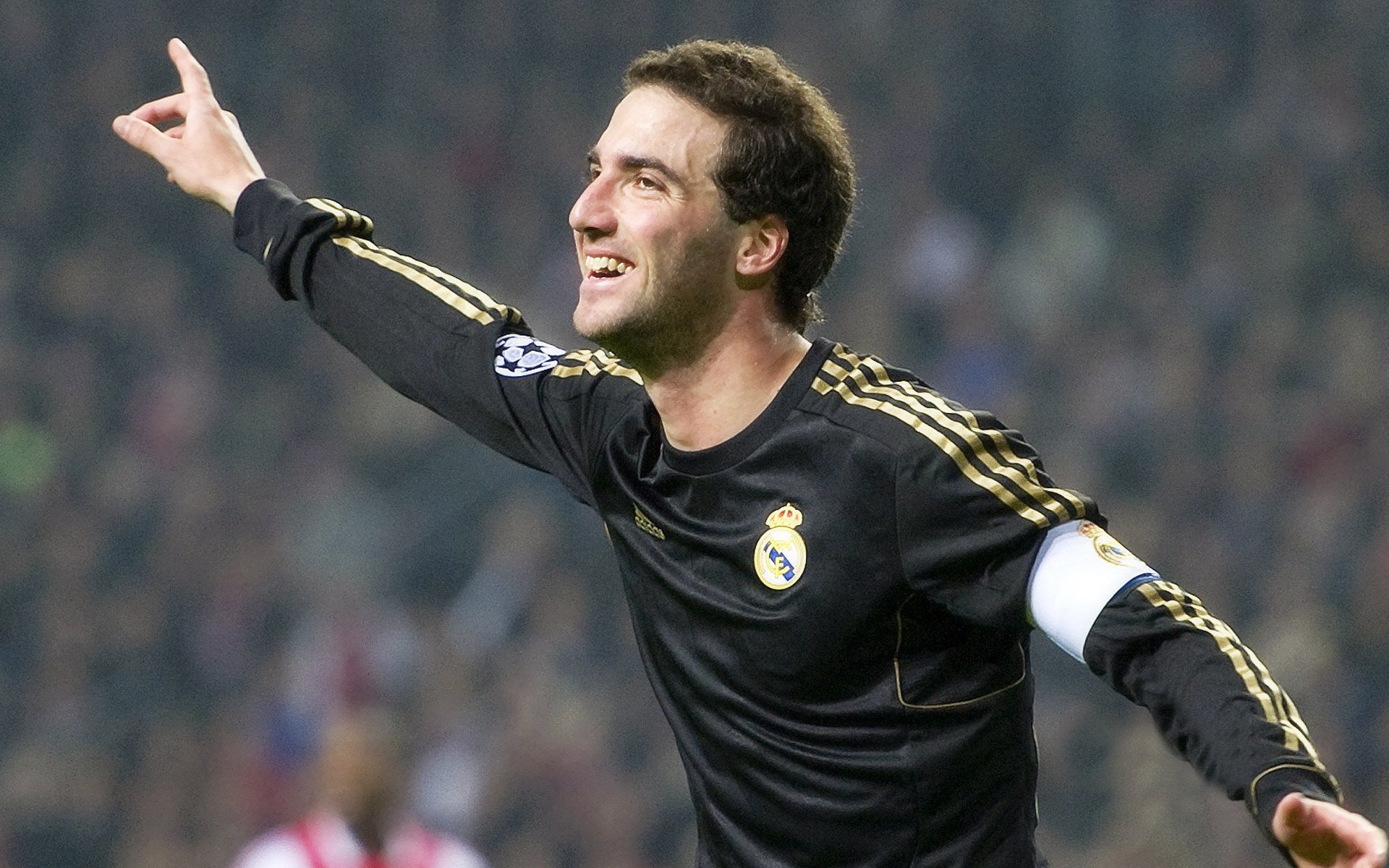 年度焦点之战,当乌拉圭提前终结悬念,佛罗伦萨的足球哲学在何处安放?